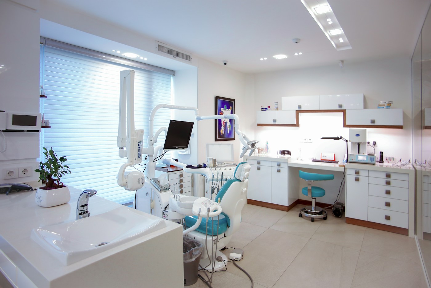 Stock photograph illustrating a dental treatment room
